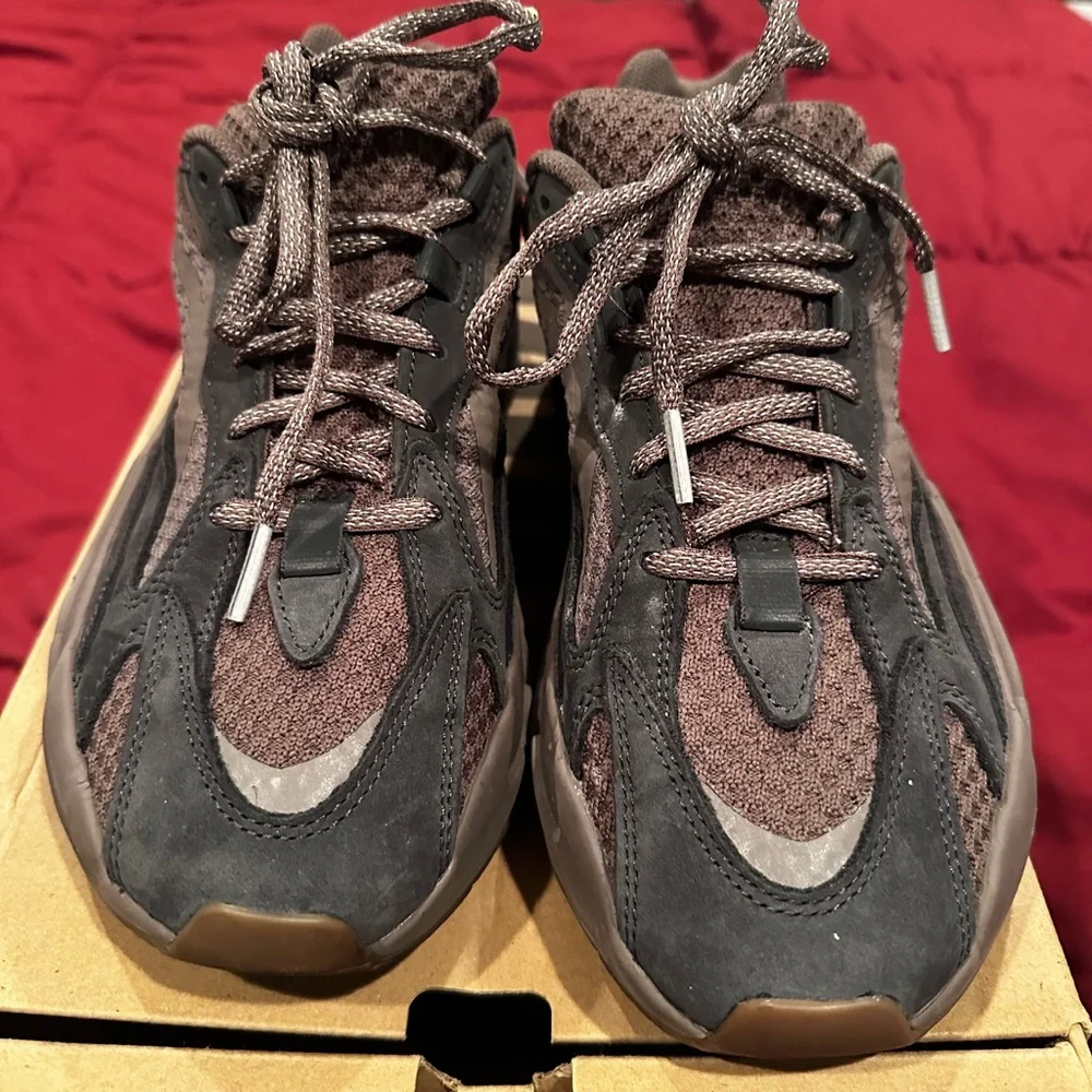 Yeezy 700 mauve - Picture 2 of 3